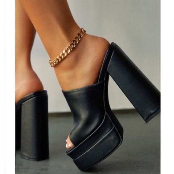 !! NEW !! Platform Block Heel Mules in Black - Picture 3 of 9